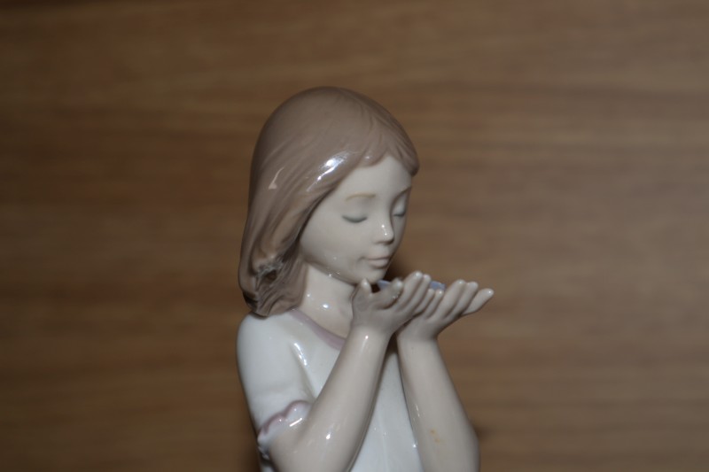 A quantity of Lladro and Nao (10)